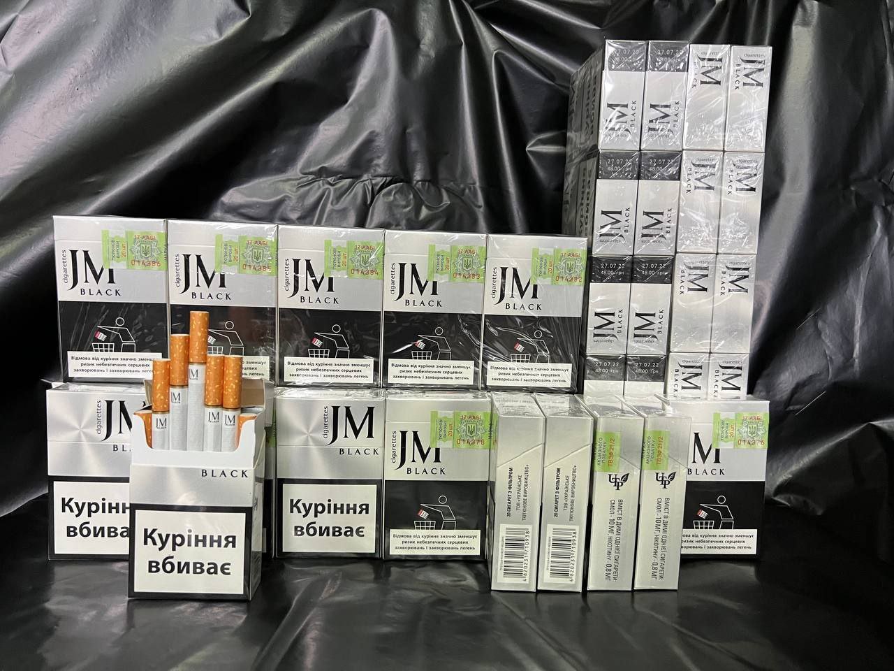 1000000521.jpg цигарки блоками JM Black KS